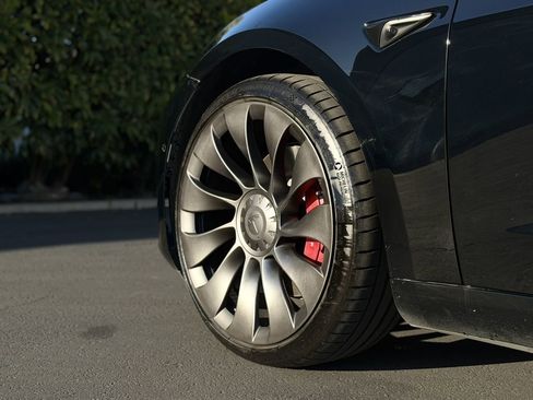 Used 2022 Tesla Model 3 Performance image 12