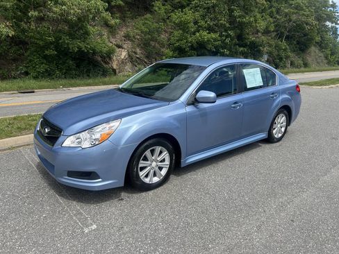 Used 2011 Subaru Legacy 2.5i Premium w/ All-Weather Pkg AWD/4WD image 2