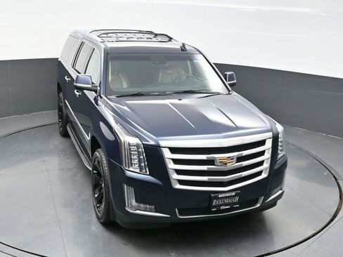 Used 2019 Cadillac Escalade ESV Luxury image 36