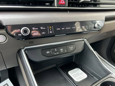 New 2026 Kia Carnival EX FWD image 22