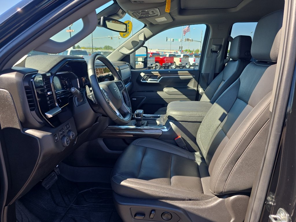 Certified 2025 Chevrolet Silverado 1500 RST w/ Convenience Package II AWD/4WD image 9