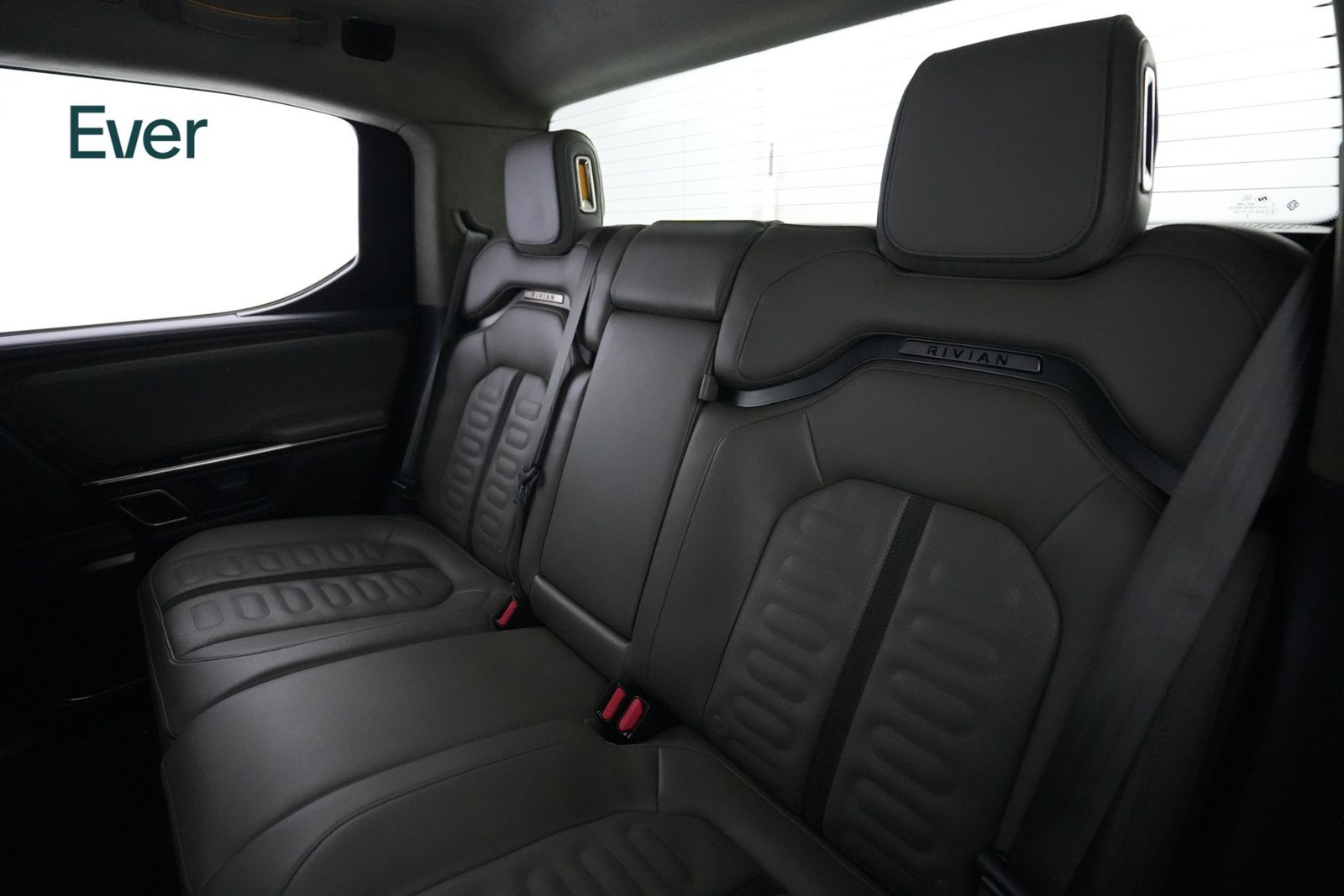 Used 2022 Rivian R1T Adventure AWD/4WD image 24