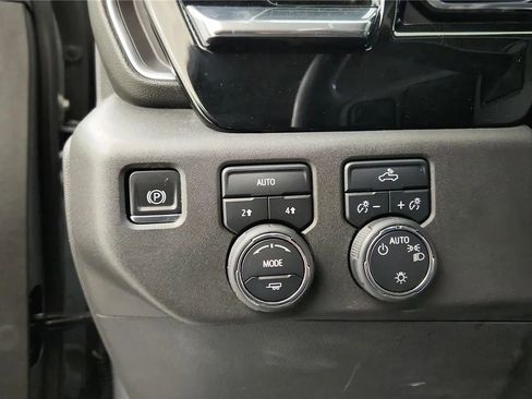 Used 2023 Chevrolet Silverado 1500 LT image 22