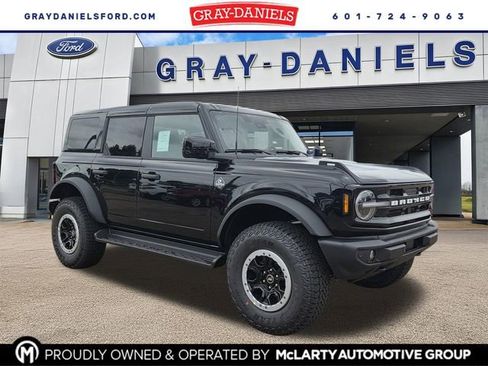 New 2026 Ford Bronco Outer Banks w/ Sasquatch Package AWD/4WD image 1