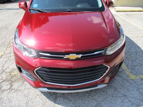 Used 2021 Chevrolet Trax LS w/ Tint and Cruise Package FWD image 23