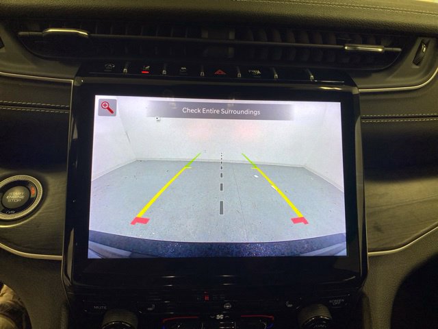 Used 2023 Jeep Grand Cherokee L Limited AWD/4WD image 21