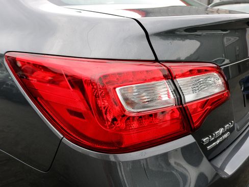 Used 2019 Subaru Legacy 2.5i Premium image 11