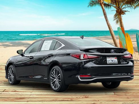 Used 2022 Lexus ES 300h w/ Premium Package FWD image 4