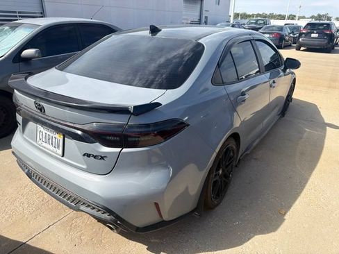 Used 2022 Toyota Corolla SE FWD image 3