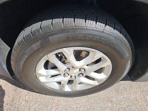 Used 2018 Chevrolet Traverse LT image 11