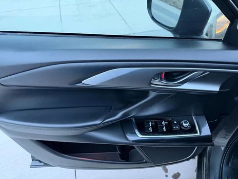 Used 2018 MAZDA CX-9 Touring w/ Touring Premium Package AWD/4WD image 16
