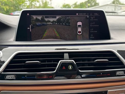 Used 2020 BMW 750i xDrive w/ Executive Package AWD/4WD image 34