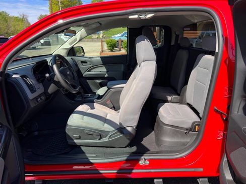 Used 2019 Chevrolet Colorado W/T w/ WT Convenience Package AWD/4WD image 13