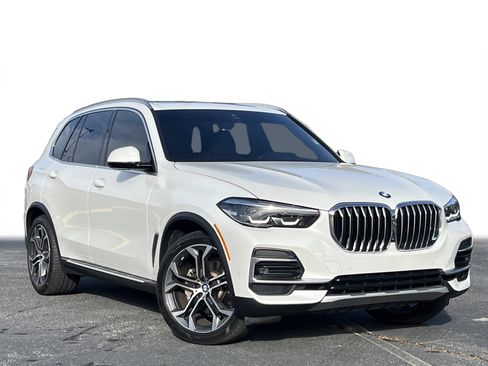 Used 2023 BMW X5 sDrive40i w/ Climate Comfort Package image 2