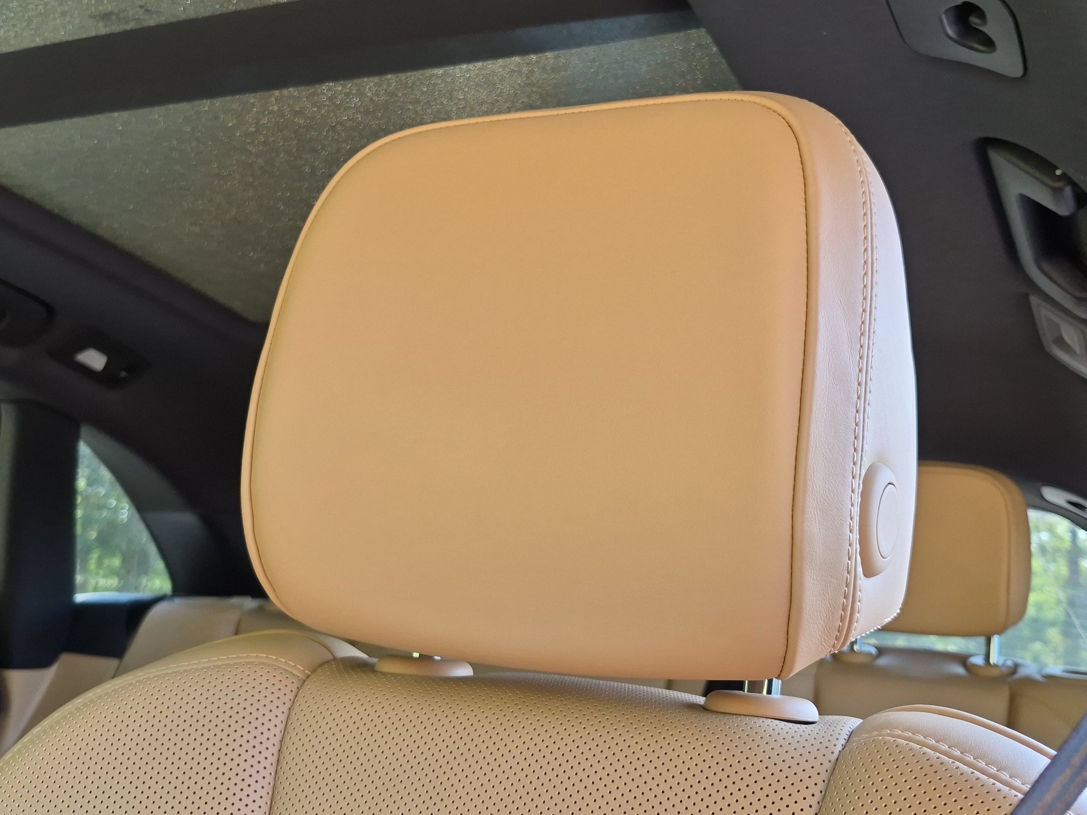 Certified 2018 Porsche Macan AWD/4WD image 6