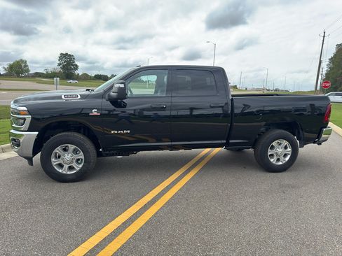 New 2026 RAM 2500 Big Horn AWD/4WD image 6