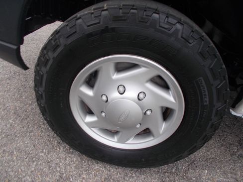 Used 2014 Ford E-250 and Econoline 250 w/ Power Group image 10