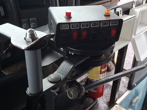 Used 2005 Chevrolet Kodiak C5500 2WD Regular Cab image 18