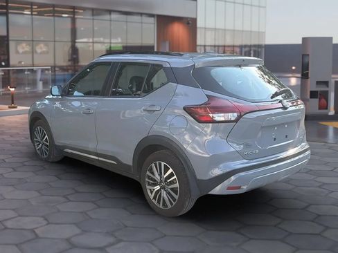 Used 2023 Nissan Kicks SR w/ SR Premium Package FWD image 5