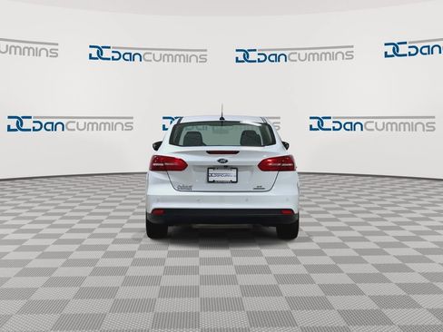Used 2016 Ford Focus SE w/ Reverse Sensing Package FWD image 7