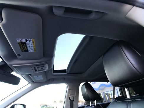 Used 2023 Toyota Highlander XLE image 17