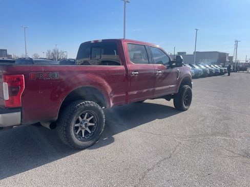 Used 2017 Ford F250 Lariat w/ Lariat Ultimate Package image 3