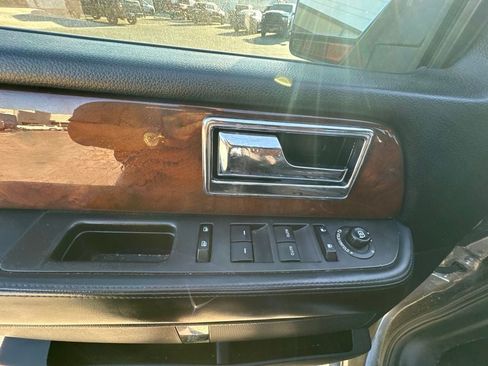 Used 2016 Lincoln Navigator Select AWD/4WD image 14