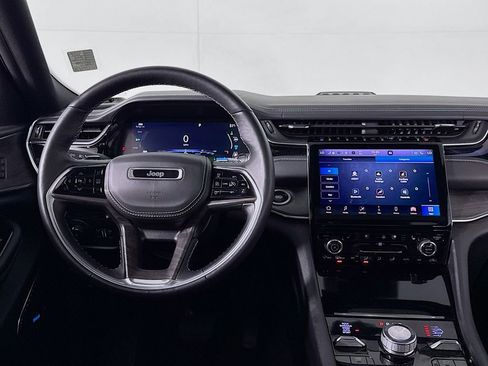 Used 2022 Jeep Grand Cherokee Overland w/ MOPAR Finishing Package AWD/4WD image 15