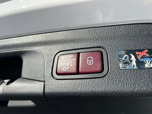 Certified 2025 Mercedes-Benz GLE 350 4MATIC image 20