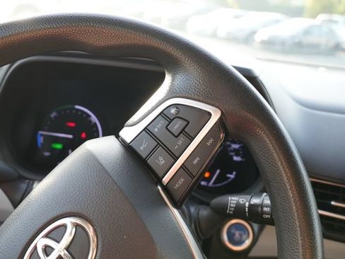 Used 2021 Toyota Sienna LE FWD image 26