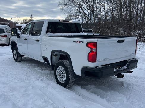 Used 2021 Chevrolet Silverado 2500 Custom w/ Custom Value Package image 4