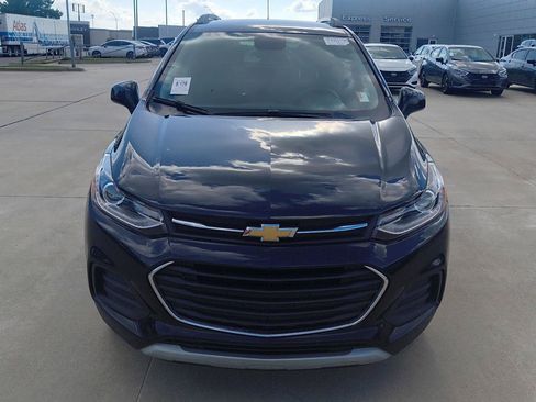 Used 2022 Chevrolet Trax LT w/ LT Convenience Package AWD/4WD image 8