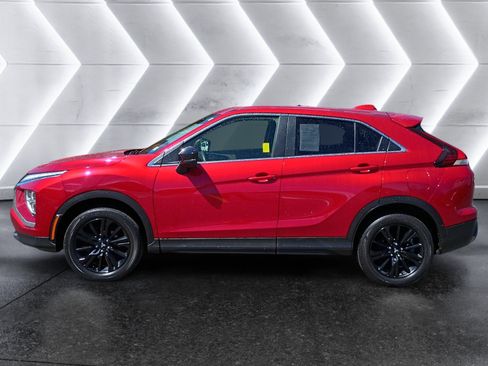 Used 2023 Mitsubishi Eclipse Cross LE AWD/4WD image 3