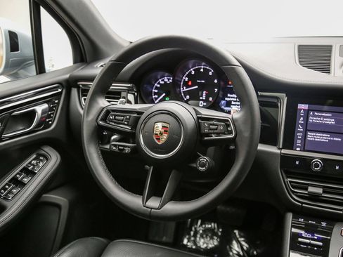Certified 2026 Porsche Macan AWD/4WD image 19