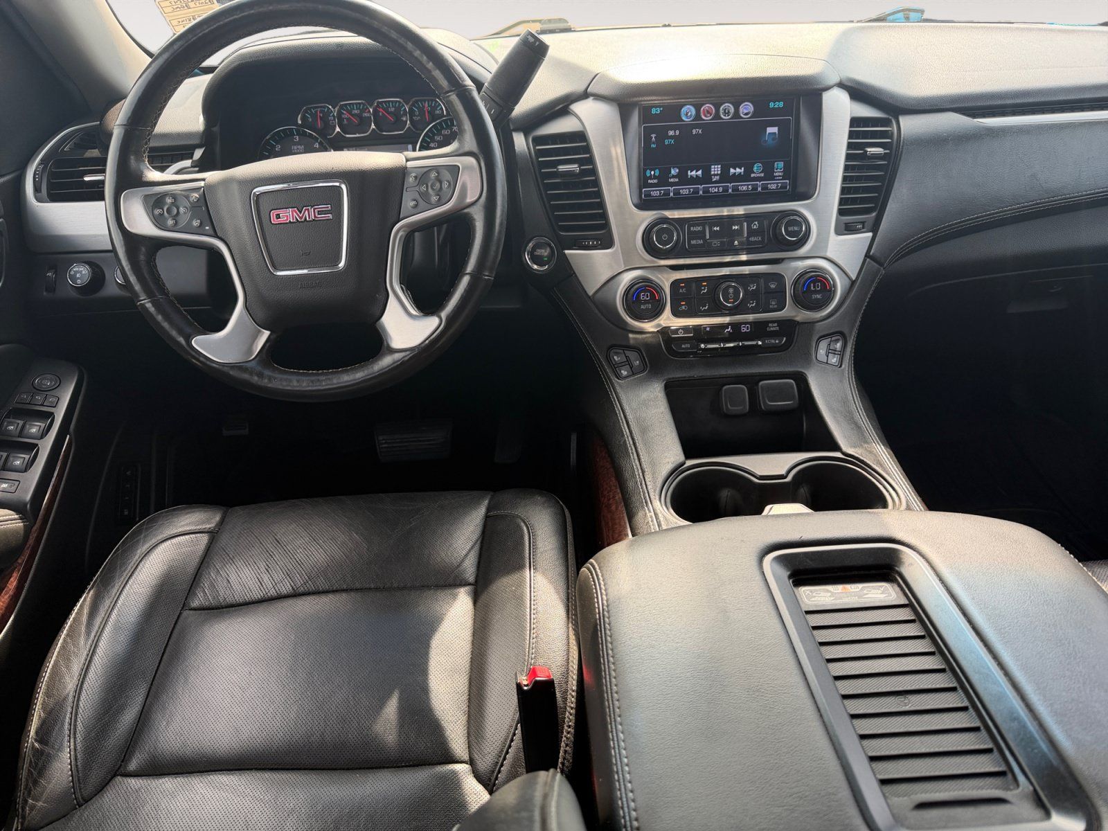 Used 2017 GMC Yukon XL SLT AWD/4WD image 10
