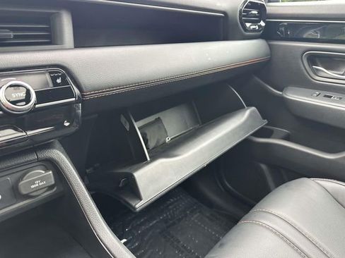 Used 2025 Honda Pilot TrailSport image 19