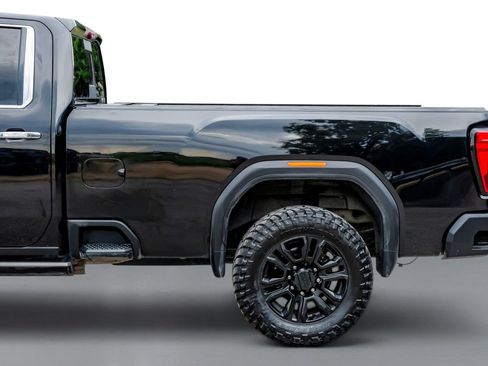 Used 2023 GMC Sierra 2500 Denali w/ Denali Black Diamond Edition AWD/4WD image 11