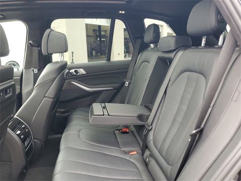 Used 2022 BMW X5 xDrive40i w/ Premium Package image 18