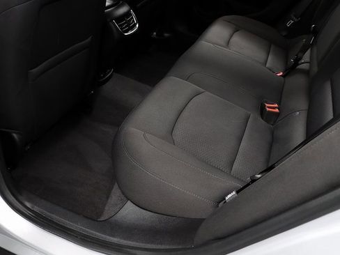 Used 2018 Chevrolet Malibu LT image 27