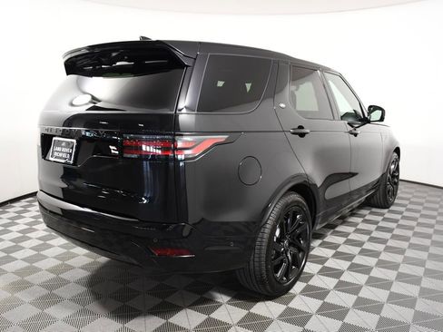 Used 2025 Land Rover Discovery Dynamic SE image 6