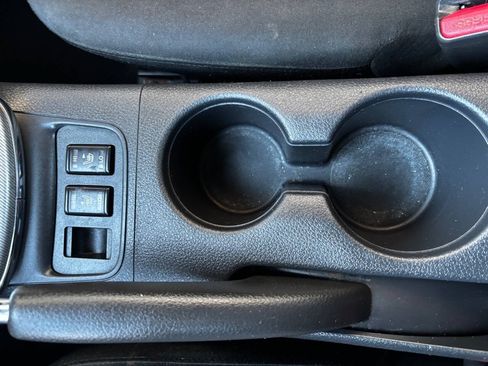 Used 2015 Nissan Sentra SR FWD image 26