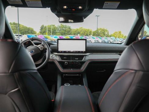 Certified 2025 Ford Explorer ST AWD/4WD image 3