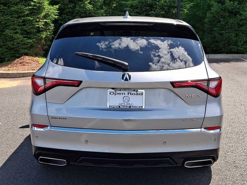 Used 2024 Acura MDX SH-AWD w/ Technology Package image 5