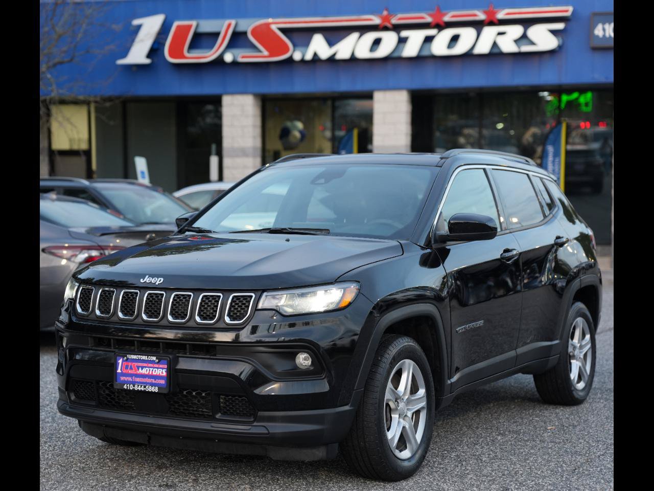 Used 2023 Jeep Compass Latitude w/ Sun and Sound Group AWD/4WD image 1