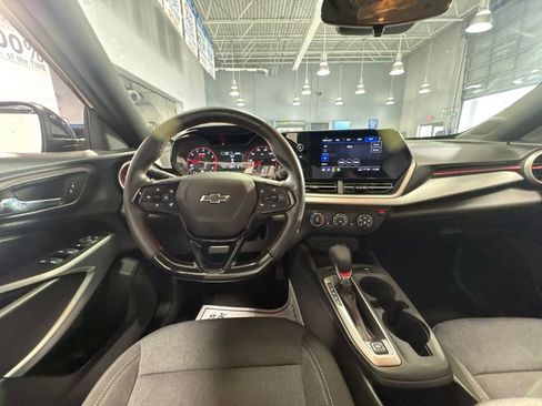 Used 2024 Chevrolet Trax RS w/ Driver Confidence Package FWD image 25