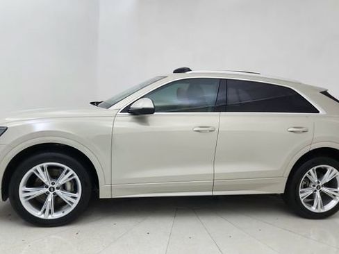 Used 2023 Audi Q8 Premium Plus w/ Premium Plus Package image 3