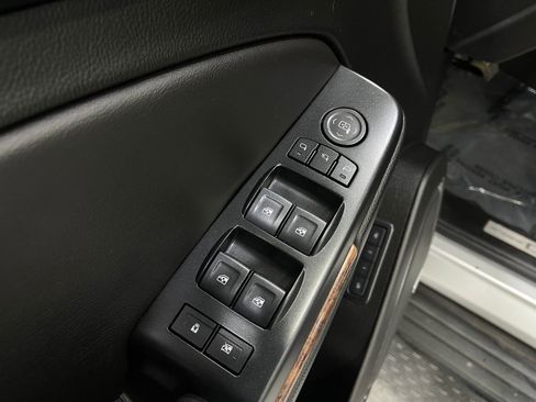 Used 2018 Chevrolet Tahoe Premier image 14