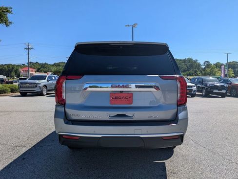 Used 2024 GMC Yukon SLT AWD/4WD image 7