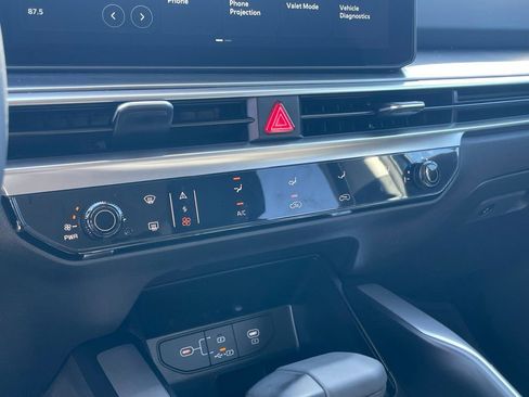 New 2026 Kia Sorento LX FWD image 15