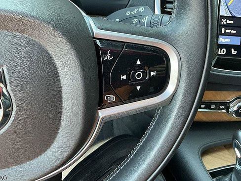 Used 2022 Volvo XC90 T6 Momentum w/ Advanced Package AWD/4WD image 30